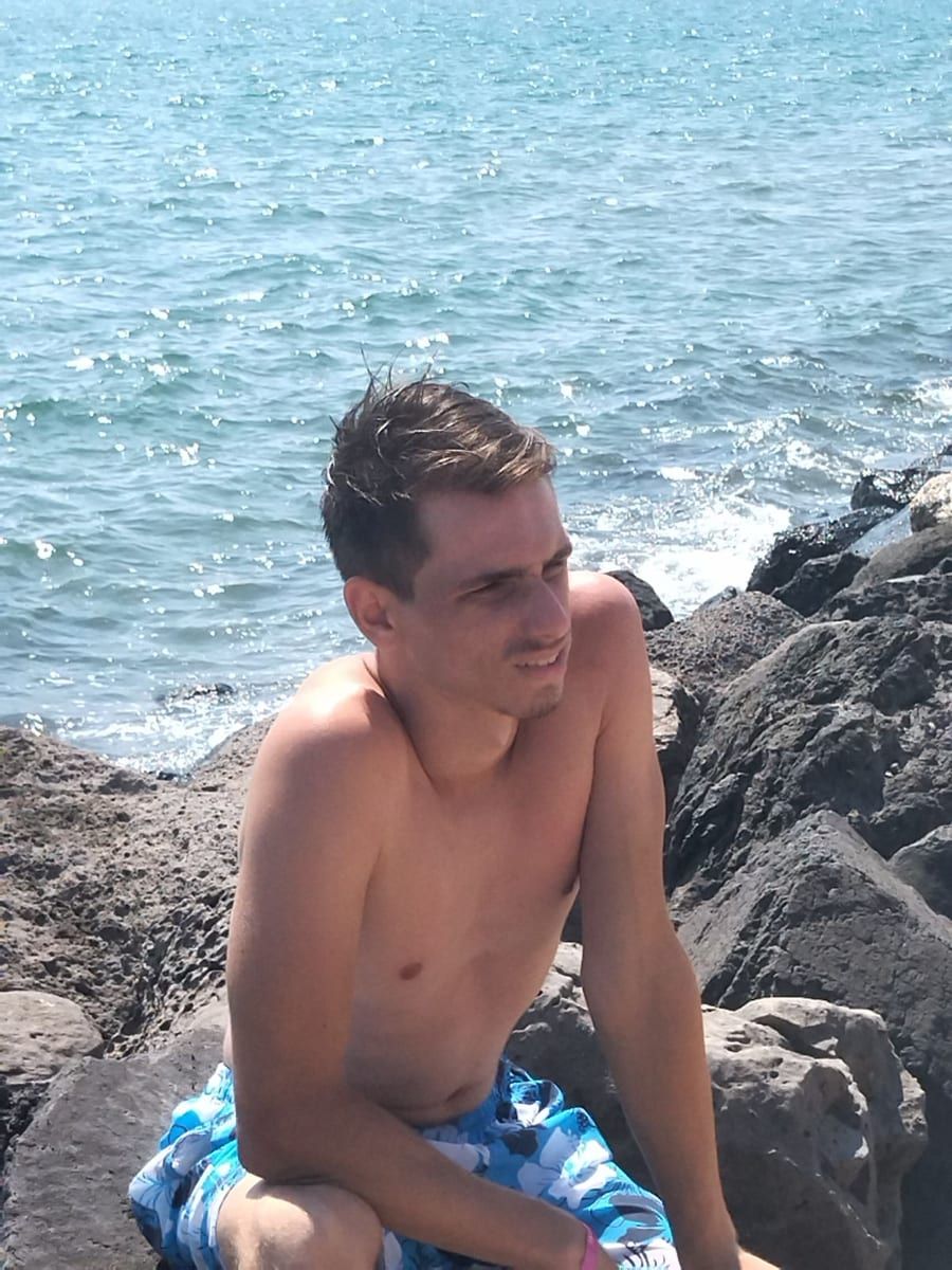 Logan - Sex friend in Brooklyn Profile of Logan, 26, Sex friend in Brooklyn (New York)