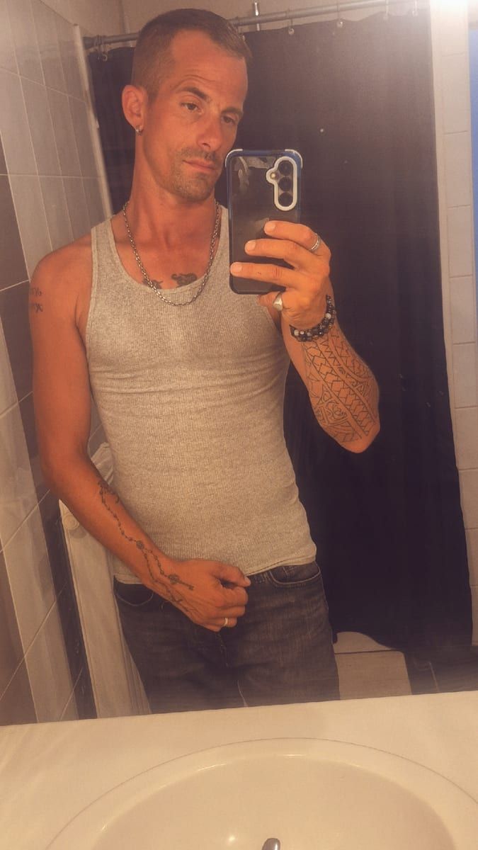 Aiden - Sex friend in Glenolden Profile of Aiden, 32, Sex friend in Glenolden (Pennsylvania)